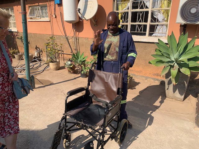 Chabilo's wheelchair repaired by Robbie