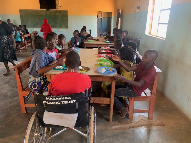 Nanga students enjoying lunch together.