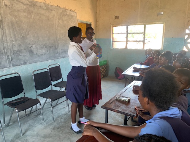 One of the students showng understanding of how the pads work.__